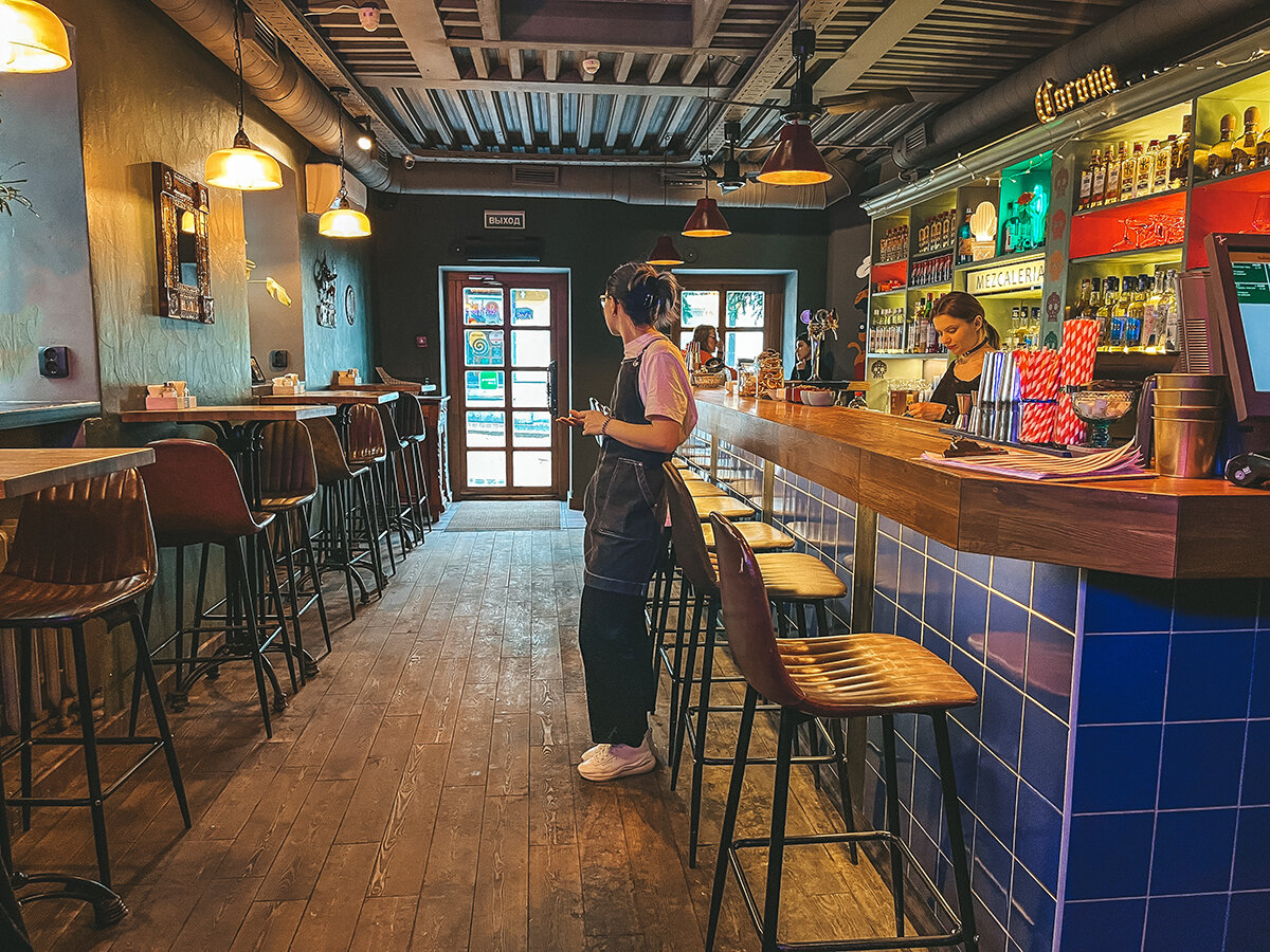 Вид на первый этаж →