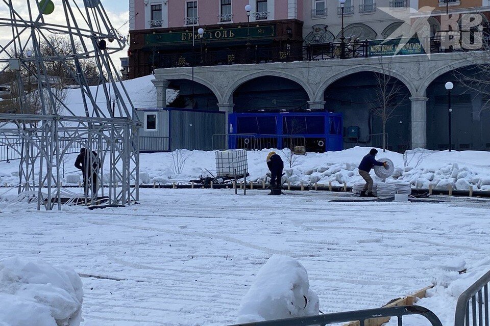     Каток на Лыбедском бульваре в Рязани начали демонтировать. Елена ЦЫГАНКОВА