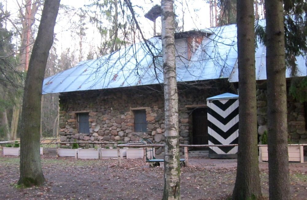 Молочня в Павловском парке. Конец 18 века. Чем не рустик ... Тем более, что это намеренная стилизация.