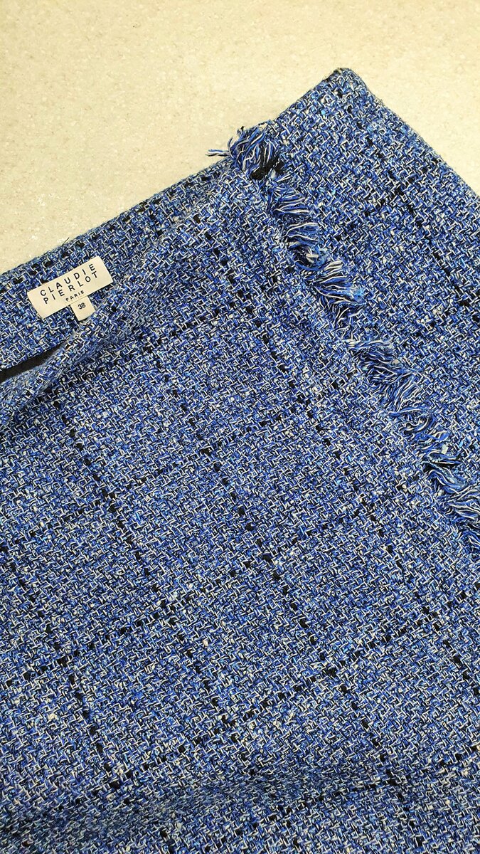 Имитация запаха, декоративная бахрома, идеальная стыковка рисунка на боковых швах.