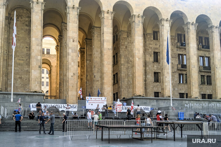    Протесты начались в ночь на 8 марта из-за закона об иноагентах