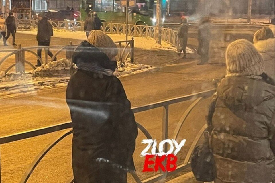     Очевидица наблюдала за девушками 20 минут. Фото: Telegram-канал "Злой Екб"