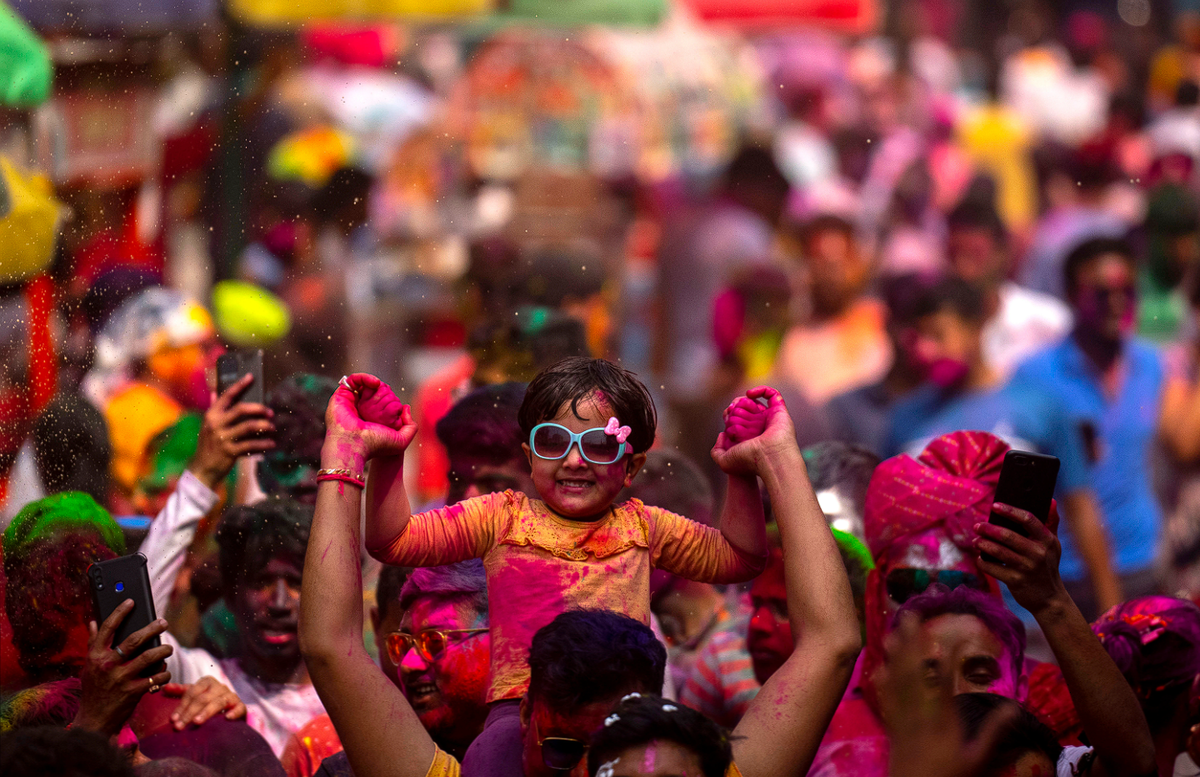 Get Your Body Moving with the Holi Ke Gana MP3 Gallery