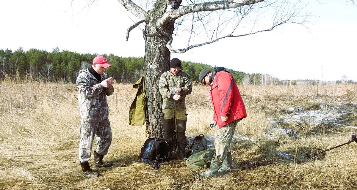 Начало апреля в брошенной и забытой деревне. Здесь не только дачников нет, даже рыбаки - редкое явление.