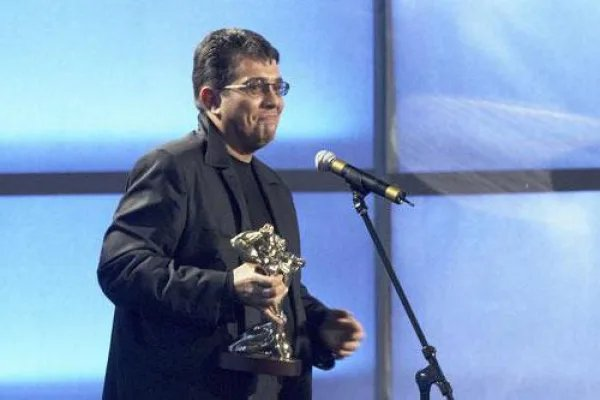 Петр кулешов биография личная жизнь семья Учился в консерватории, выступал на сцене театра, каким образом Пётр Кулешов поп