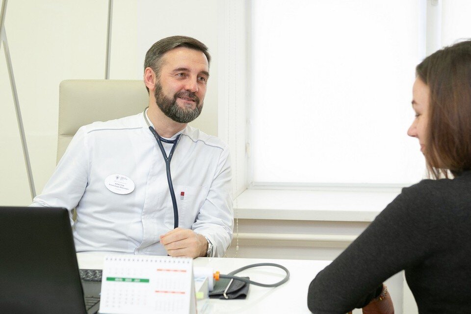     Летевшие из Таиланда в Красноярск медики спасли ребенка с отравлением и женщину с гипертонией. Фото: ФСНКЦ ФМБА России