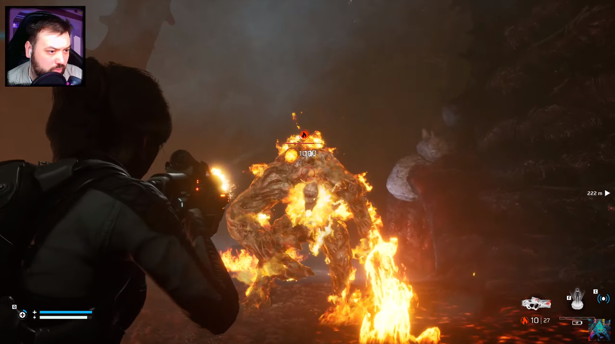 Алекс Qu с серьёзным лицом убивает мутантов в Scars Above