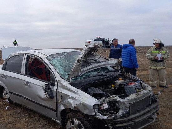     Под Астраханью опрокинулся легковой автомобиль / ГКУ Волгоспас