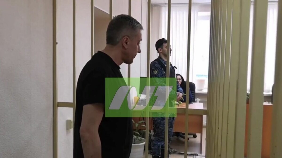     Обвиняемый заявил, что сожалеет о случившемся и объяснил произошедшее негативными последствиями от употребления лекарств.