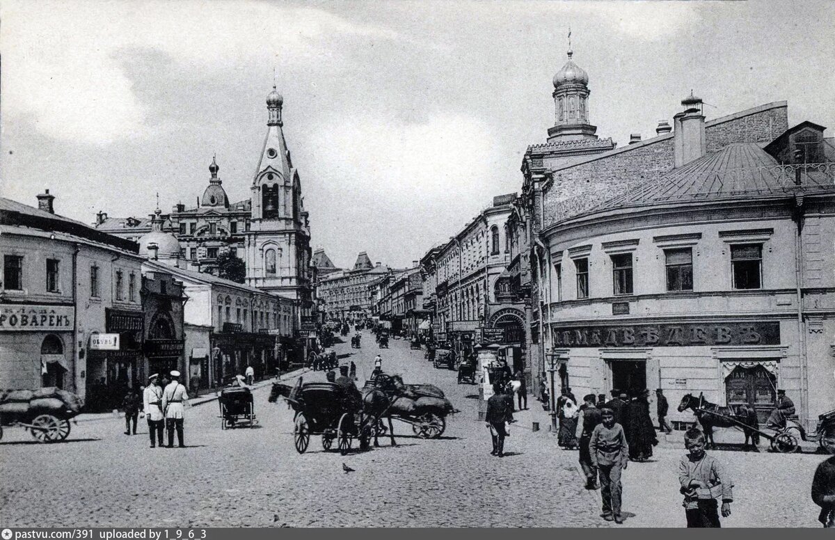 Москворецкая улица в 1900-1910 годах. Издательство «Шерер, Набгольц и К». С сайта www.pastvu.com.