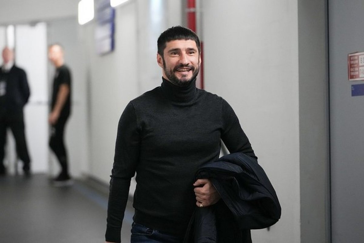    Осетинский тренер подмосковных «Химок» Гогниев чуть не подрался с игроками