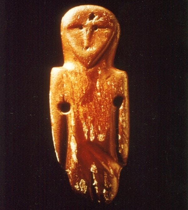 Фигура женщины из Шварцортского клада.