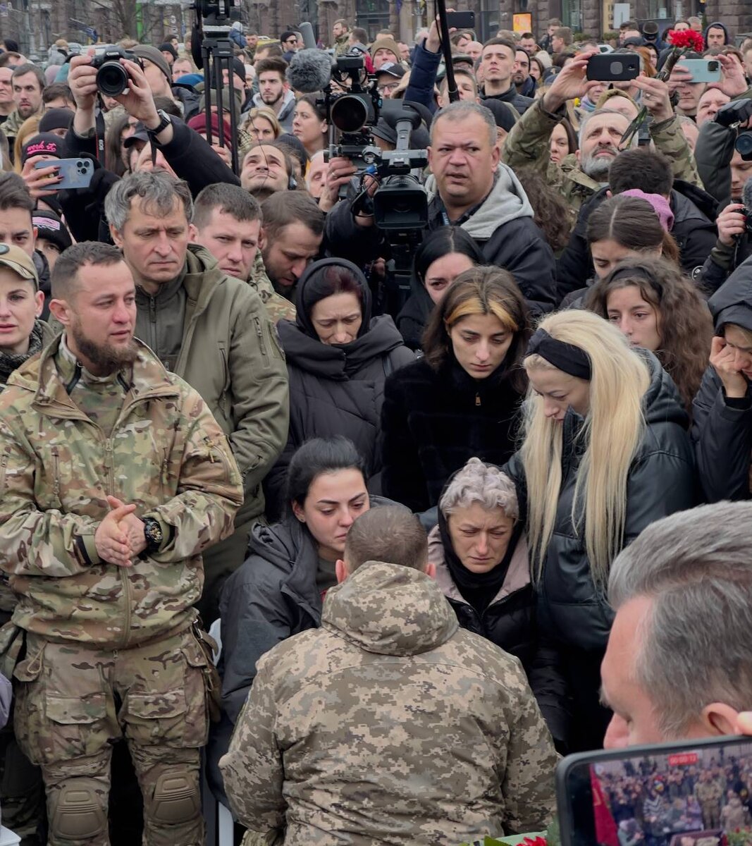 Дмитрий коцюбайло фото Зеленский прощался с нацистом "Да Винчи" под американский похоронный марш Политн
