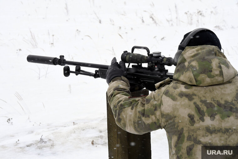    По словам бойца, уехать заграницу значит предать свою страну