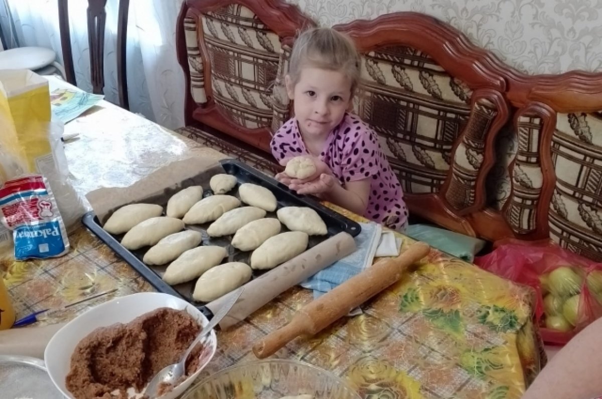    Эту стряпню из задонской станицы бойцы принимали особенно тепло.