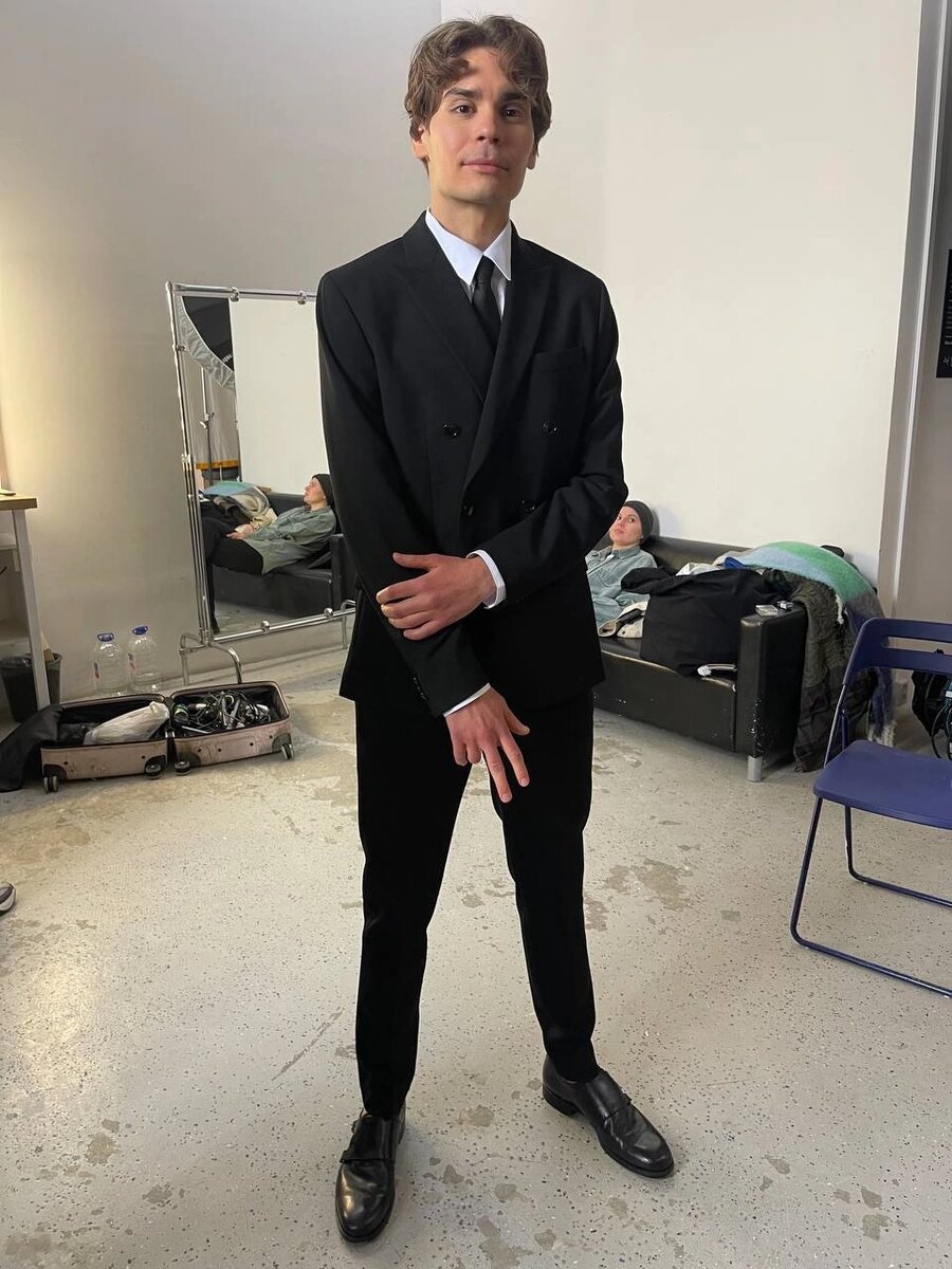 не забывай бинты, сегодня в девять на тренировочку 