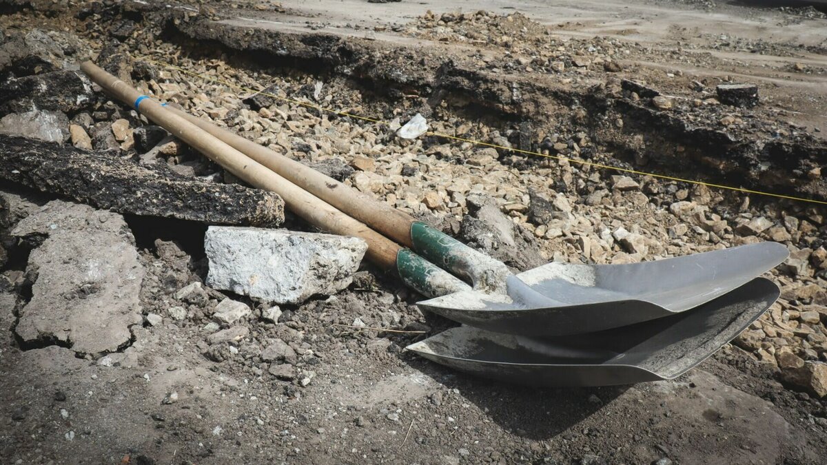     Разбитую дорогу на улице Родионова в Нижнем Новгороде приведут в порядок в этом году. Об этом сообщил мэр Юрий Шалабаев, отвечая на вопросы своих подписчиков в социальных сетях.