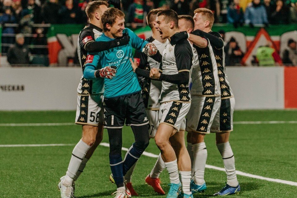     Футболисты "Акрона" счастливы победе, добытой на футбольном поле. Фото: ФК "Акрон"