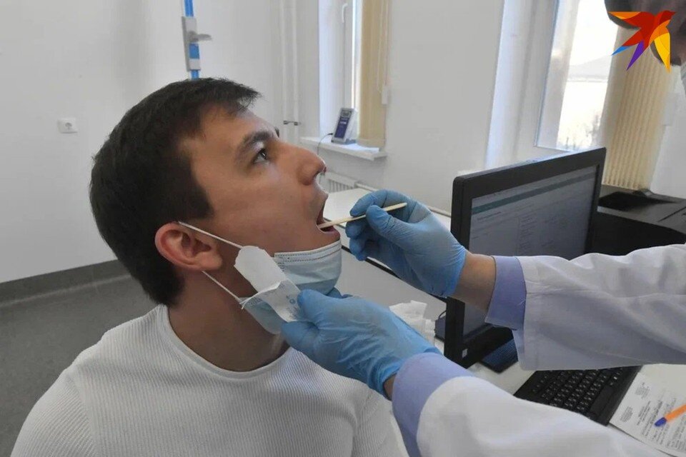     Врач назвал причину постоянного першения в горле. Снимок носит иллюстративный характер. Владимир ВЕЛЕНГУРИН