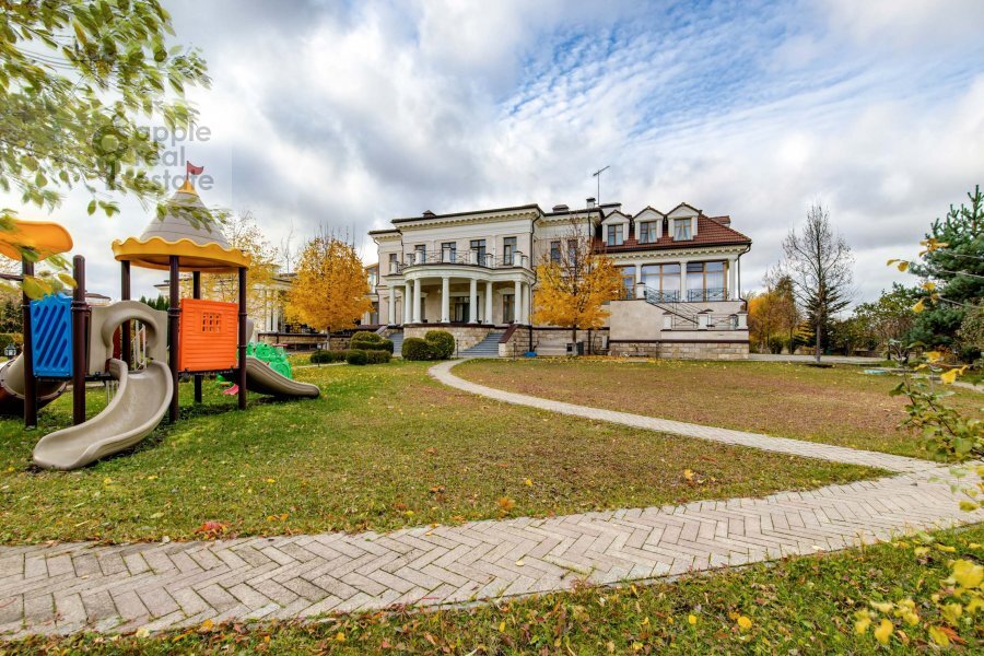 Фото из архива Apple Real Estate