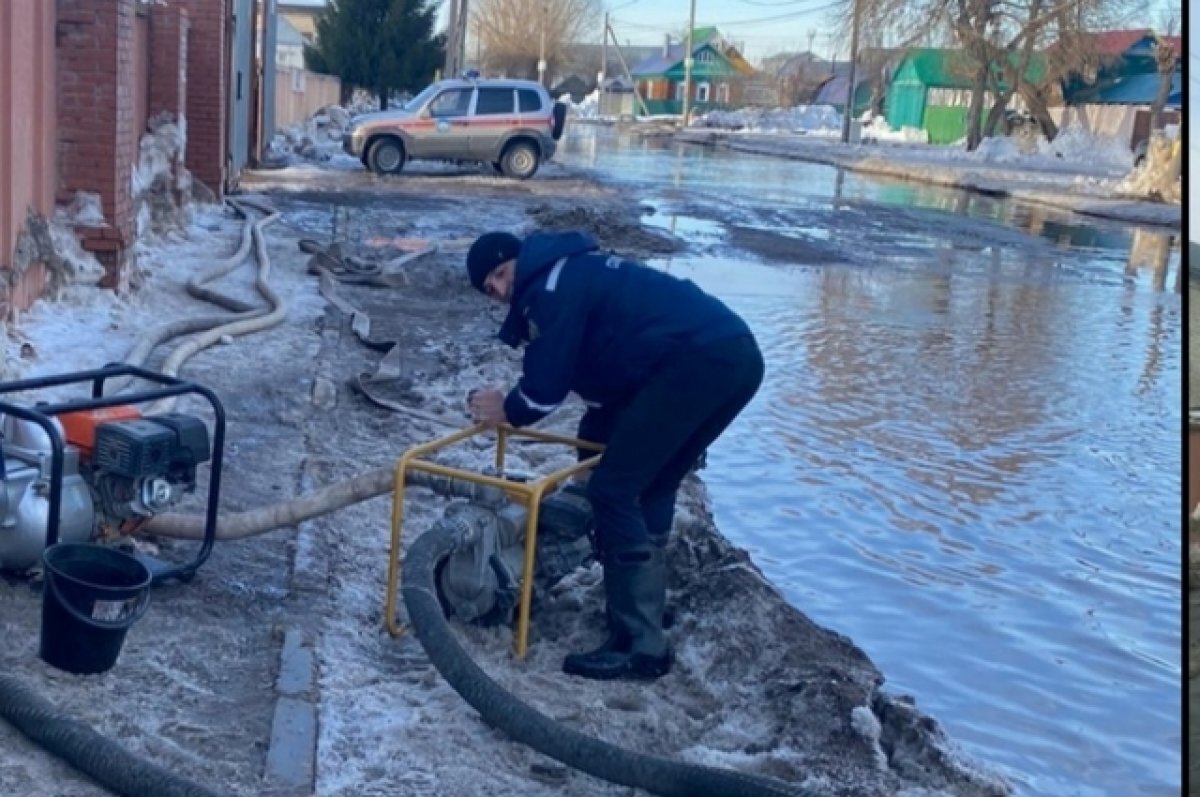    В уфимском микрорайоне Нижегородка начались подтопления улиц