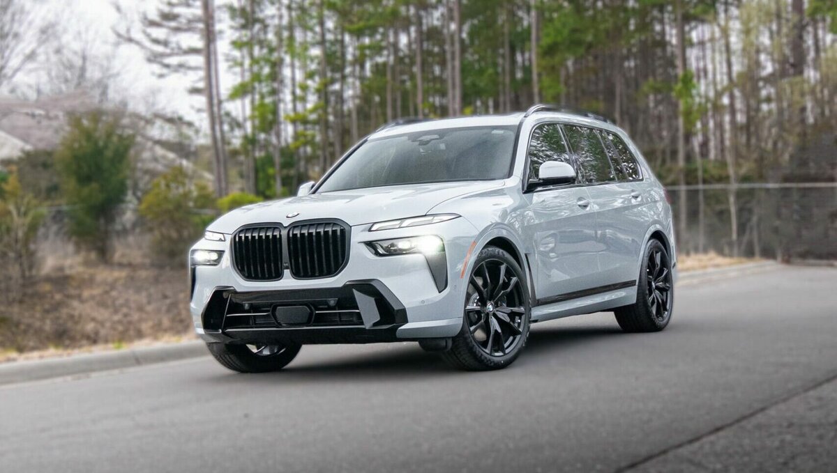 2024 BMW X7 получит элегантное обновление с окраской 