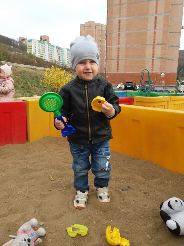 Это фото сделано еще до постановки диагноза. Счастливый малыш, который даже не представляет, с какими сложностями ему придется столкнуться...