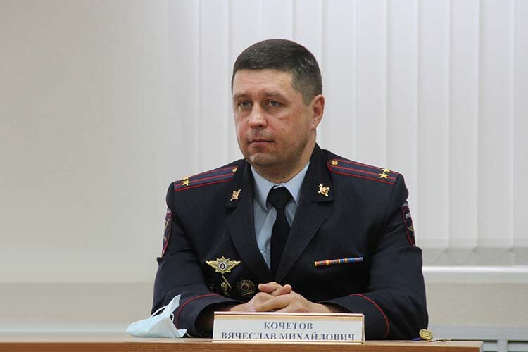    Начальника ОП «Вишневский» Вячеслава Кочетова задержали прямо на рабочем месте Фото: пресс-служба управления МВД России по Казани