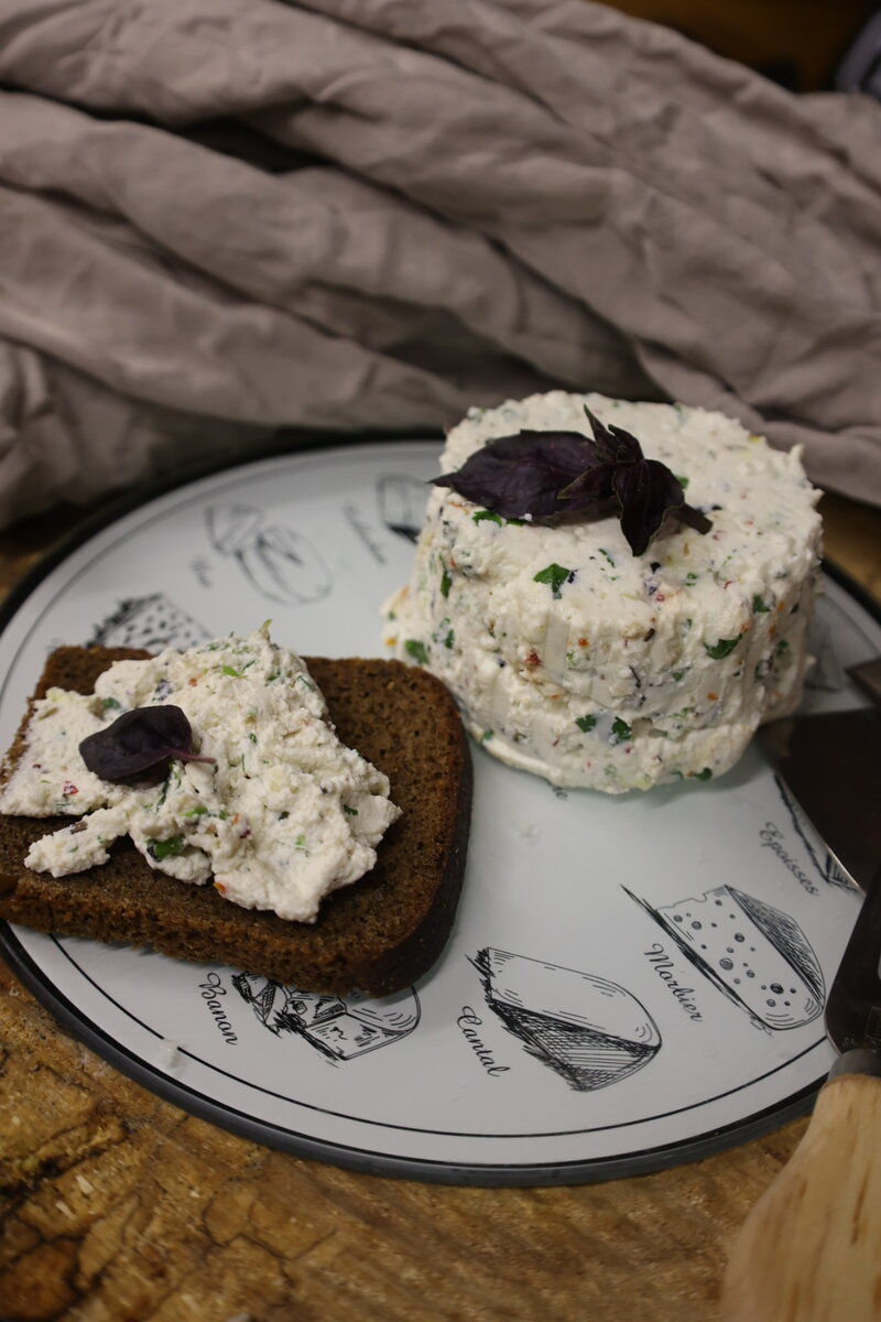  «Рикотта с зеленью и чесноком» Фото автора канала 