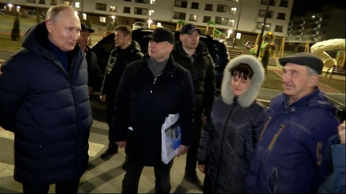    Путин пообщался с жителями Мариуполя© РИА Новости