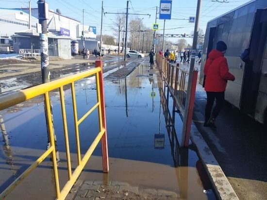     Нам пишут: трамвайные рельсы утонули в Хабаровске ФОТО: предоставлено очевидцем