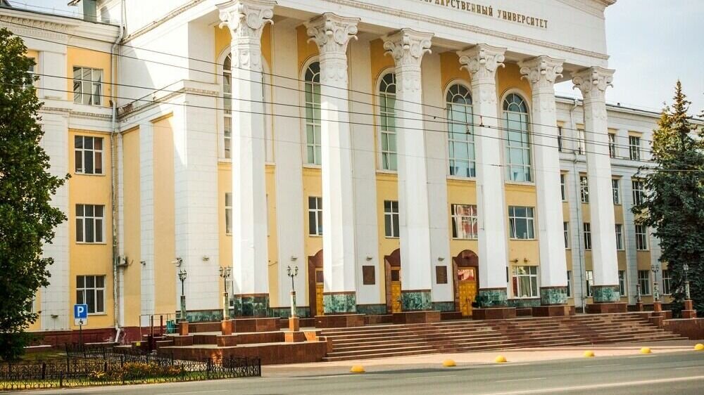     Понижение возрастной планки в профессорско-преподавательском составе — одно из требований программы «Приоритет 2030».