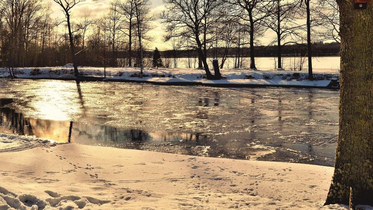    Лед на реке и снег:pexels.com