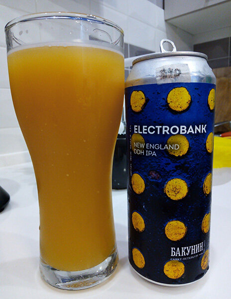 ELECTROBANK в стакане. Фото автора