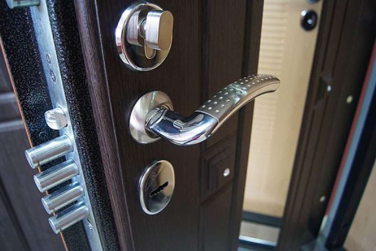 Смените дверные ручки