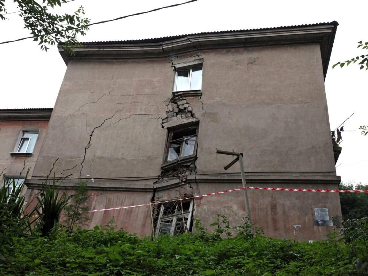    Аварийный жилой дом© РИА Новости / Виталий Аньков