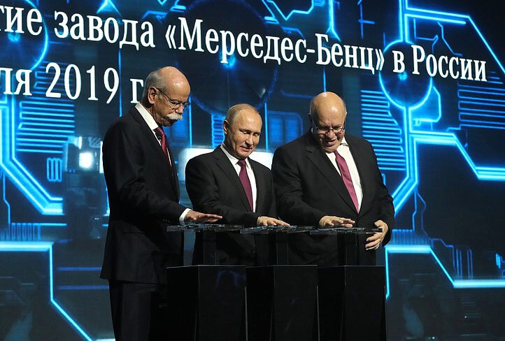 На открытом Путиным заводе "Мерседес" будут собирать китайские автомобили