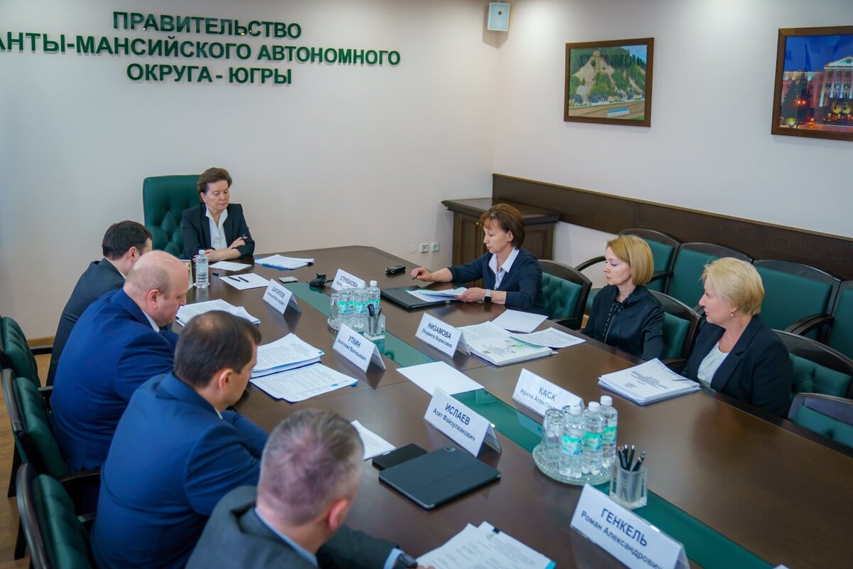    Омбудсмены представили губернатору Югры предложения по защите прав югорчан