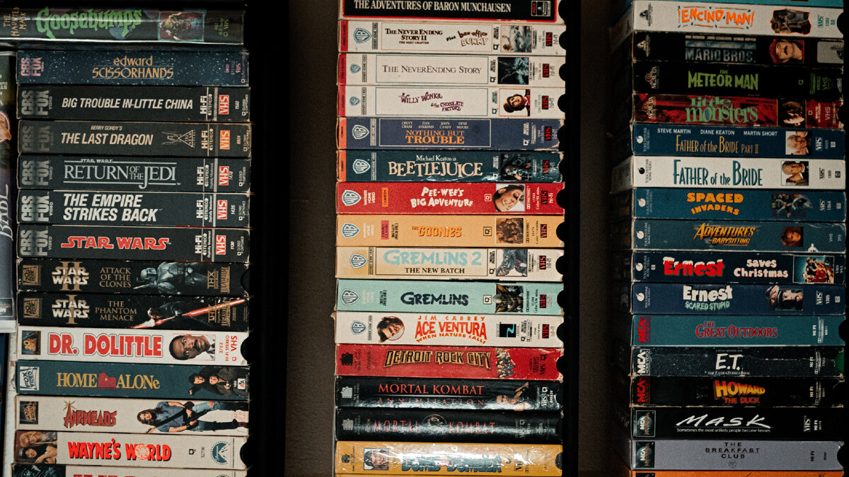 VHS Кассеты 90-х. Источник: https://clck.ru/33rEqk