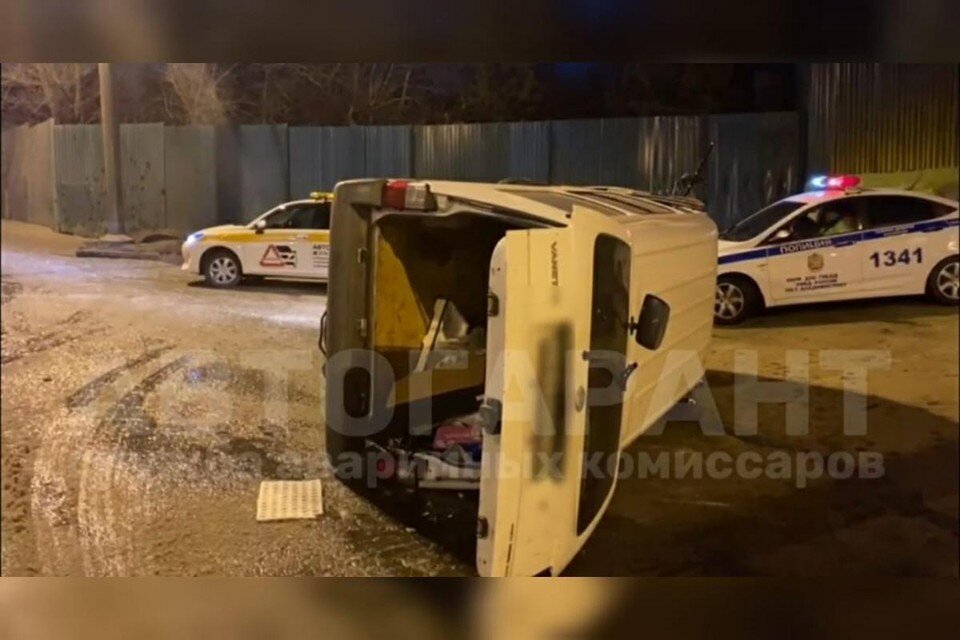     Автобус перевернулся в пригороде Владивостока.  принтскрин видео.