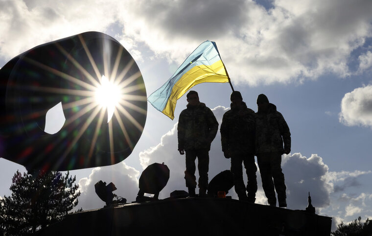    Украинцы могут остаться жить в самом центре страны, считает Александр Широкорад