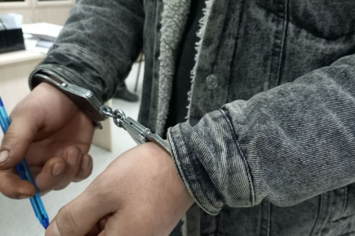    В Самаре полицейские у неадекватного матерщинника нашли наркотик