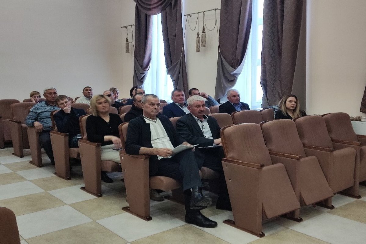    Депутаты приняли отставку главы Нагайбакского района Ивана Сурменева