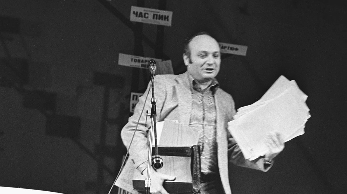      Жванецкий на сцене