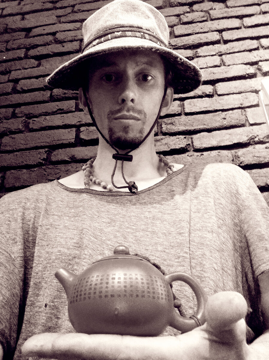 Чайный учёный - Виталий Черкашин - Будем знакомы)))   (можно просто Чира)