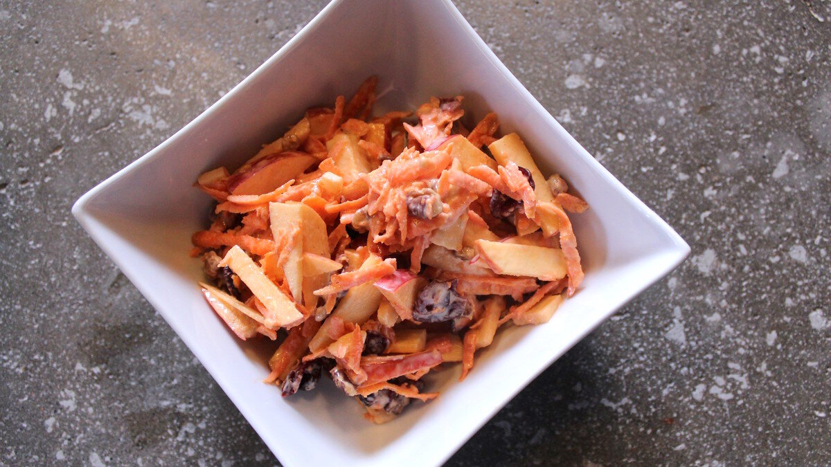    Салат из яблока с морковью