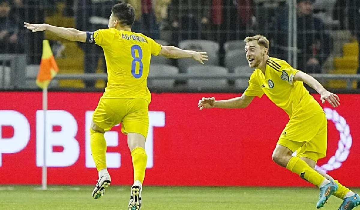 Казахстан превратил 0:2 в 3:2 в концовке матча против датчан. Фото: УЕФА