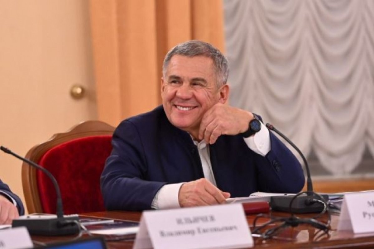    Рустаму Минниханову исполнилось 66 лет.