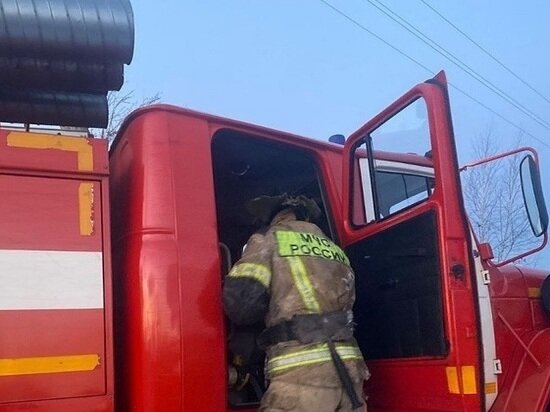    Уснувшая курильщица едва не сгорела в Биробиджане. ФОТО: МЧС по ЕАО