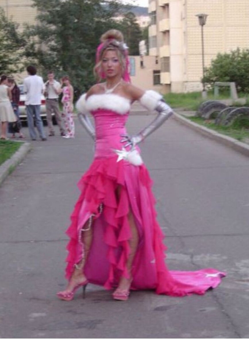 Перебор с пластикой и ужасное платье: Мерьем Узерли раскритиковали за ее новый образ | theGirl